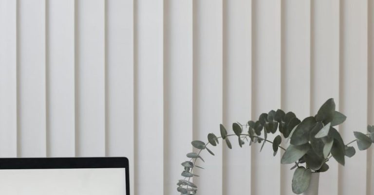 Work-life Freelance - Light workplace with laptop in office